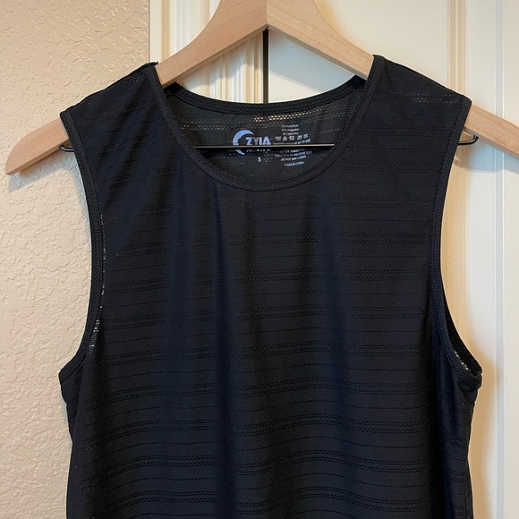 SOLD 🚫Zyia Black Luxe Muscle Tank - Picture 3 of 8